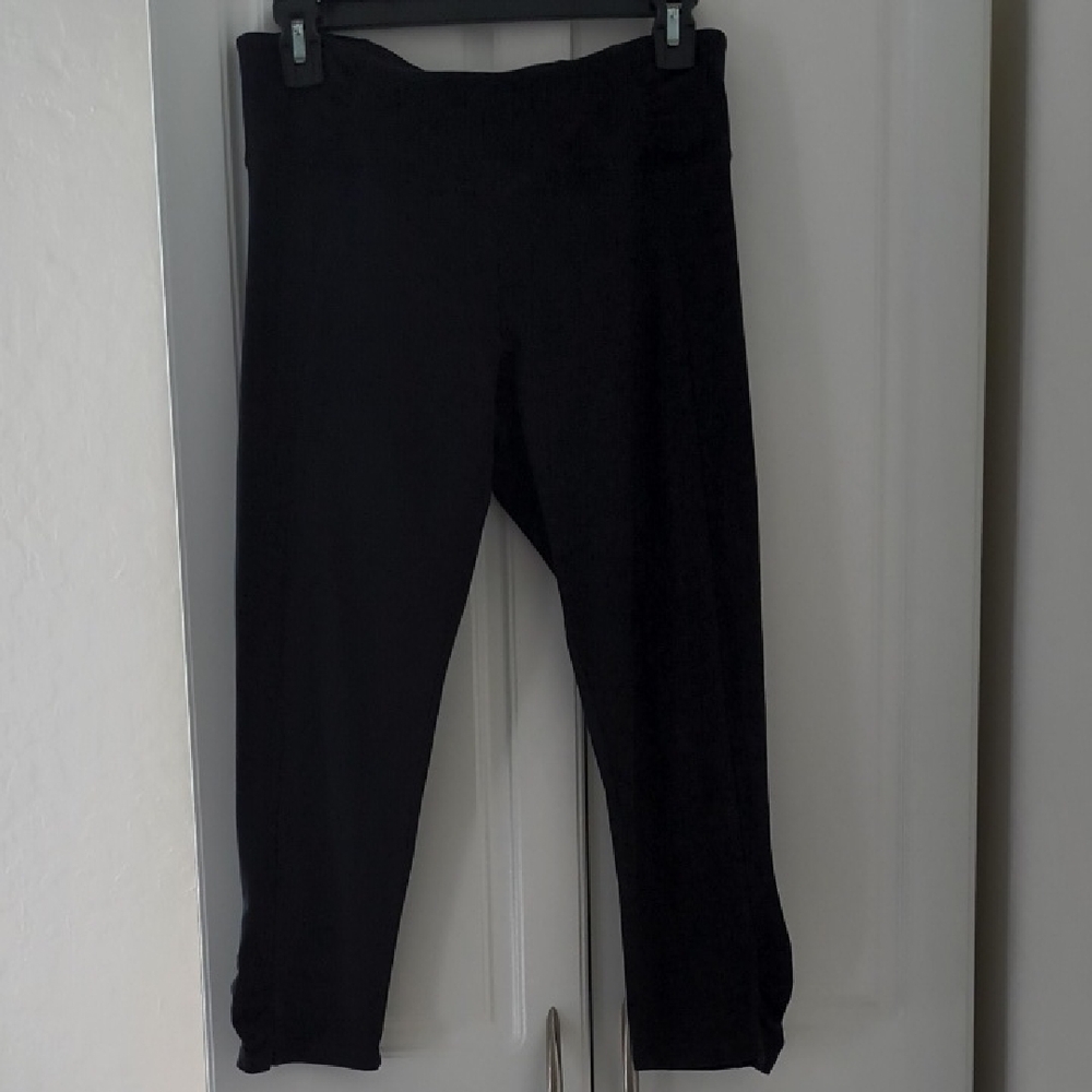 Calvin Klein Capri Stretch Workout Performance Leggings